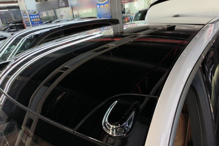 Used ONVO Luxeed L90 2025 Model—Max Six-Seater Version Roof