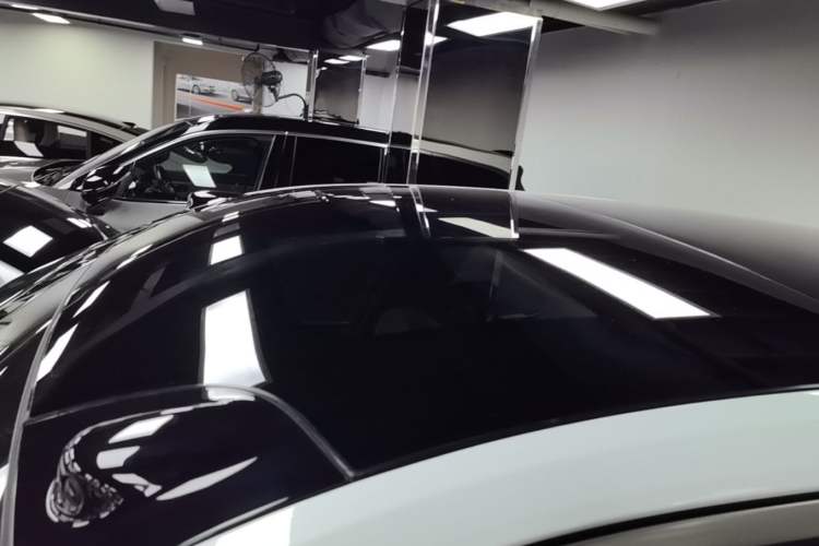 Used ONVO Luxeed L90 2025 Model—Ultra Six-Seater Version Roof