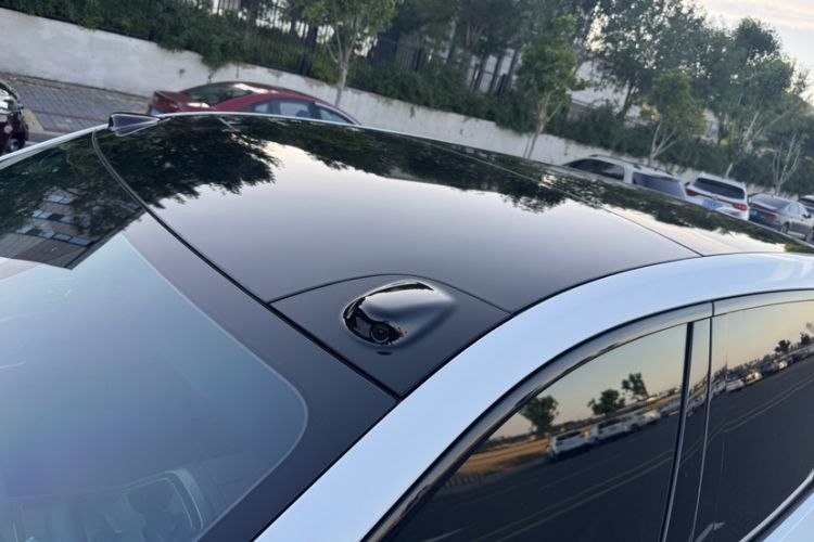 Used ONVO Luxeed L90 2025 Model—Ultra Six-Seater Version Roof