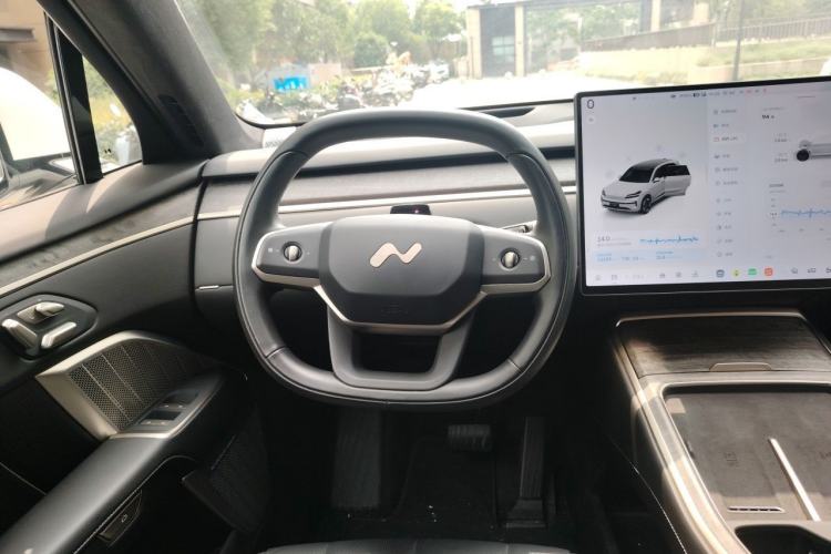 Used ONVO Luxeed L90 2025 Model—Pro Six-Seater Version Steering Wheel