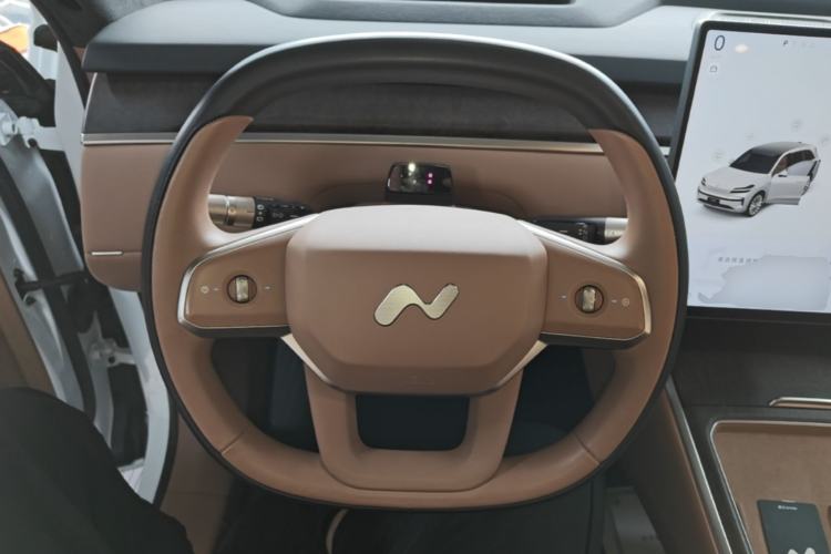 Used ONVO Luxeed L90 2025 Model—Ultra Six-Seater Version Steering Wheel