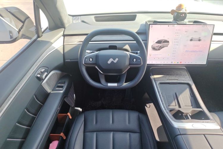 Used ONVO Luxeed L90 2025 Model—Ultra Six-Seater Version Steering Wheel