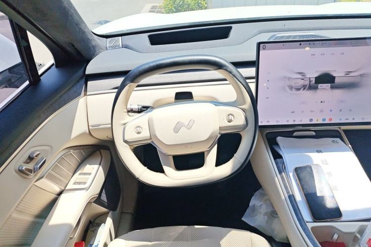 Used ONVO Luxeed L90 2025 Model—Ultra Six-Seater Version Steering Wheel