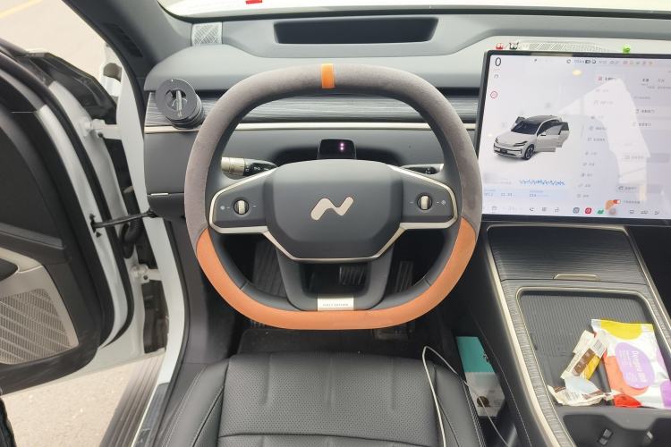 Used ONVO Luxeed L90 2025 Model—Pro Six-Seater Version Steering Wheel