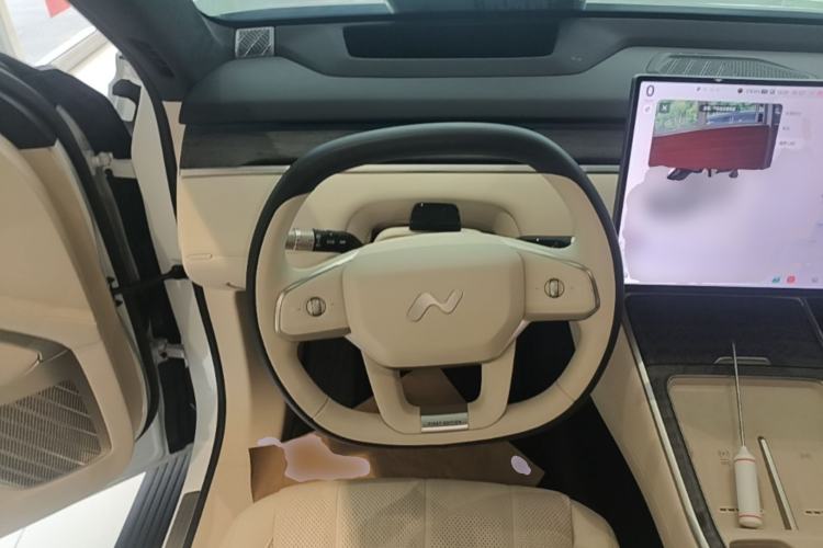 Used ONVO Luxeed L90 2025 Model—Ultra Six-Seater Version Steering Wheel