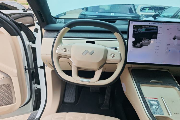 Used ONVO Luxeed L90 2025 Model—Pro Six-Seater Version Steering Wheel