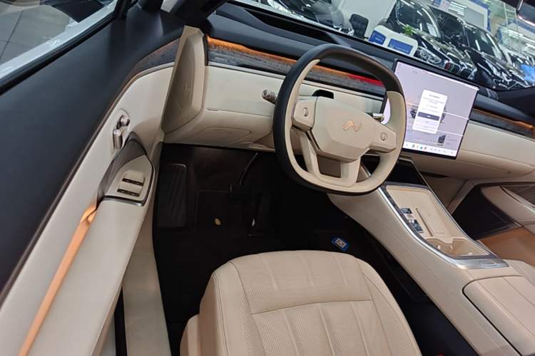 Used ONVO Luxeed L90 2025 Model Ultra Six-Seater 60-degree Battery Edition Steering Wheel