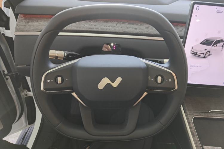 Used ONVO Luxeed L90 2025 Model—Ultra Six-Seater Version Steering Wheel