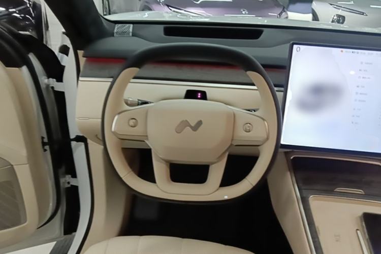 Used ONVO Luxeed L90 2025 Model Ultra Six-Seater 60-degree Battery Edition Steering Wheel