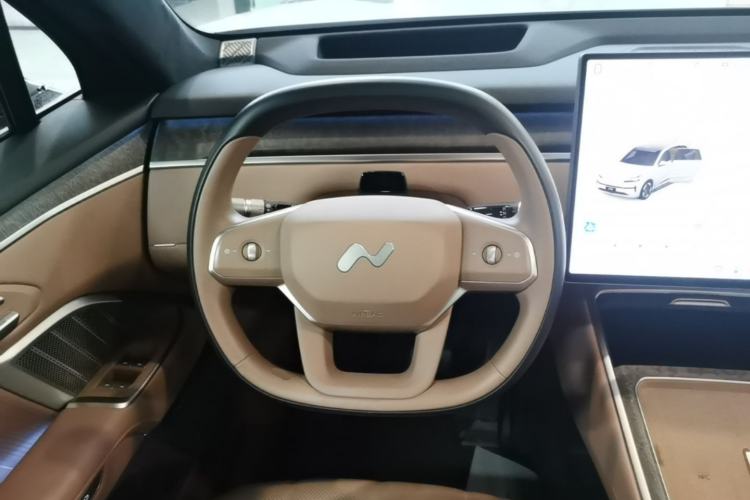 Used ONVO Luxeed L90 2025 Model Max Six-Seater 60-degree Battery Edition Steering Wheel