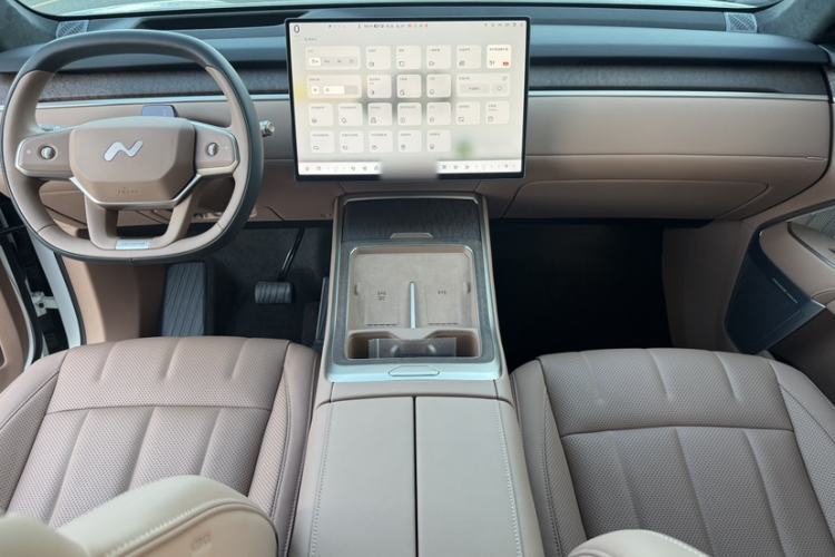 Used ONVO Luxeed L90 2025 Model—Ultra Six-Seater Version Steering Wheel