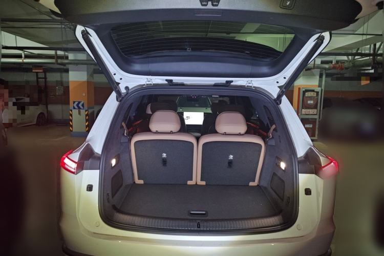 Used ONVO Luxeed L90 2025 Model—Max Six-Seater Version Trunk