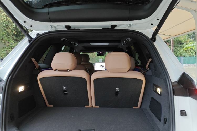 Used ONVO Luxeed L90 2025 Model—Ultra Six-Seater Version Trunk