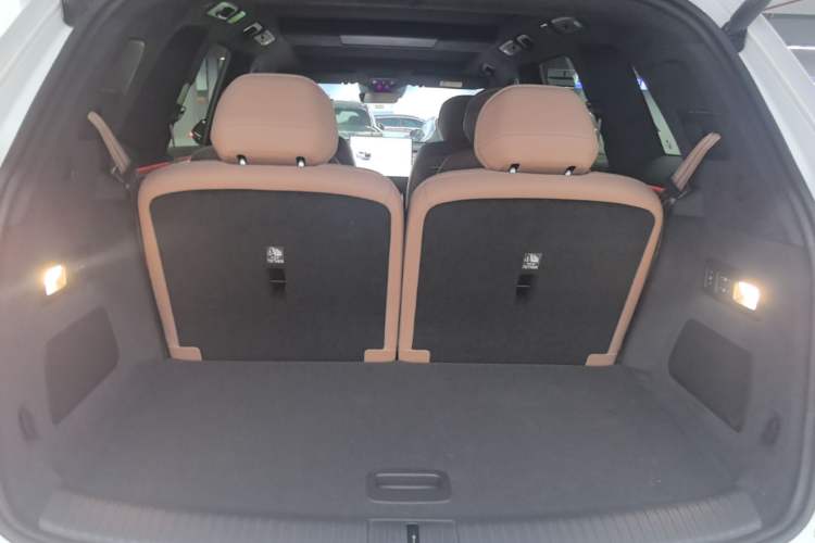 Used ONVO Luxeed L90 2025 Model—Ultra Six-Seater Version Trunk