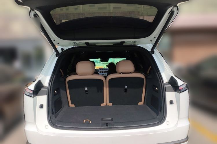Used ONVO Luxeed L90 2025 Model—Max Six-Seater Version Trunk