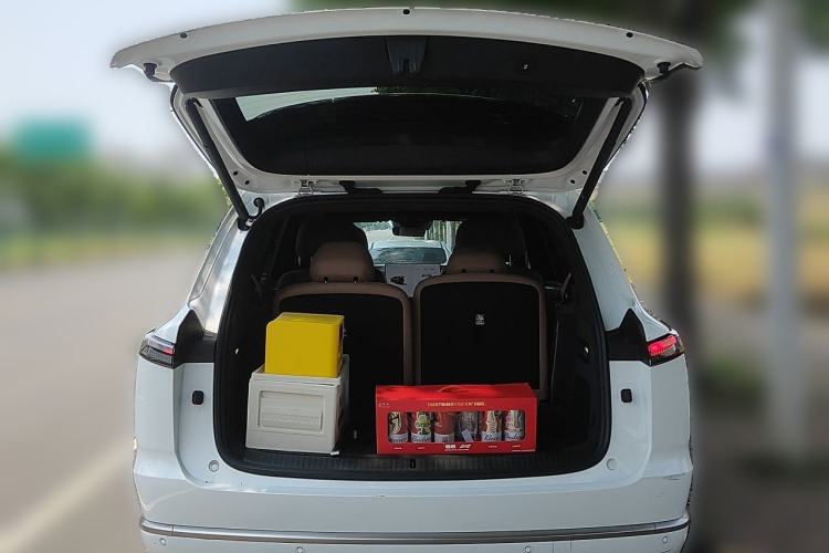 Used ONVO Luxeed L90 2025 Model—Ultra Six-Seater Version Trunk