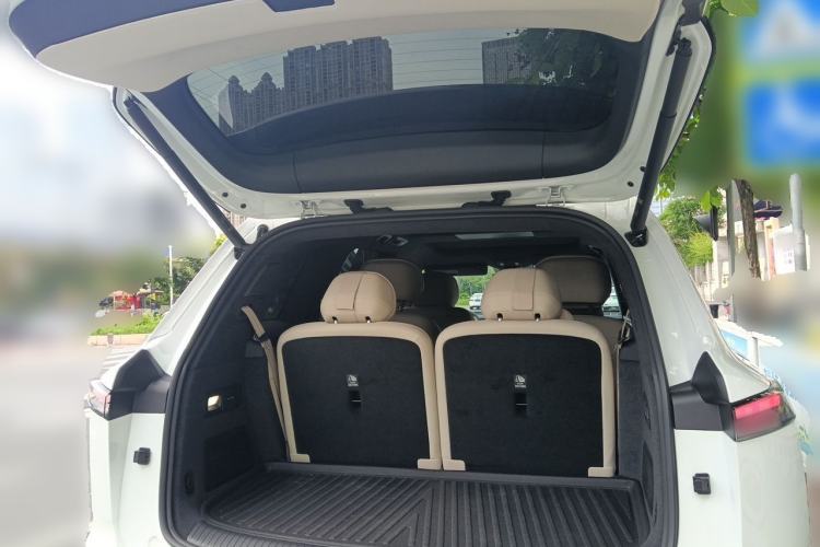 Used ONVO Luxeed L90 2025 Model—Max Six-Seater Version Trunk