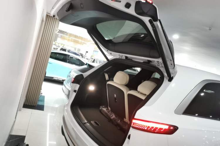 Used ONVO Luxeed L90 2025 Model—Max Six-Seater Version Trunk
