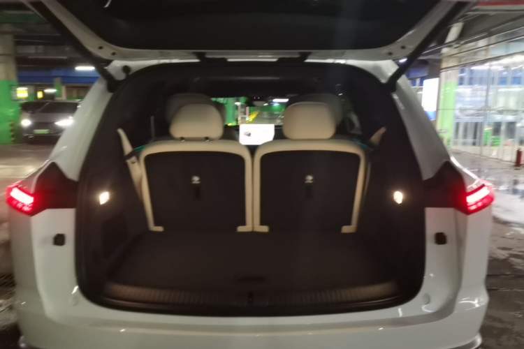 Used ONVO Luxeed L90 2025 Model—Max Six-Seater Version Trunk