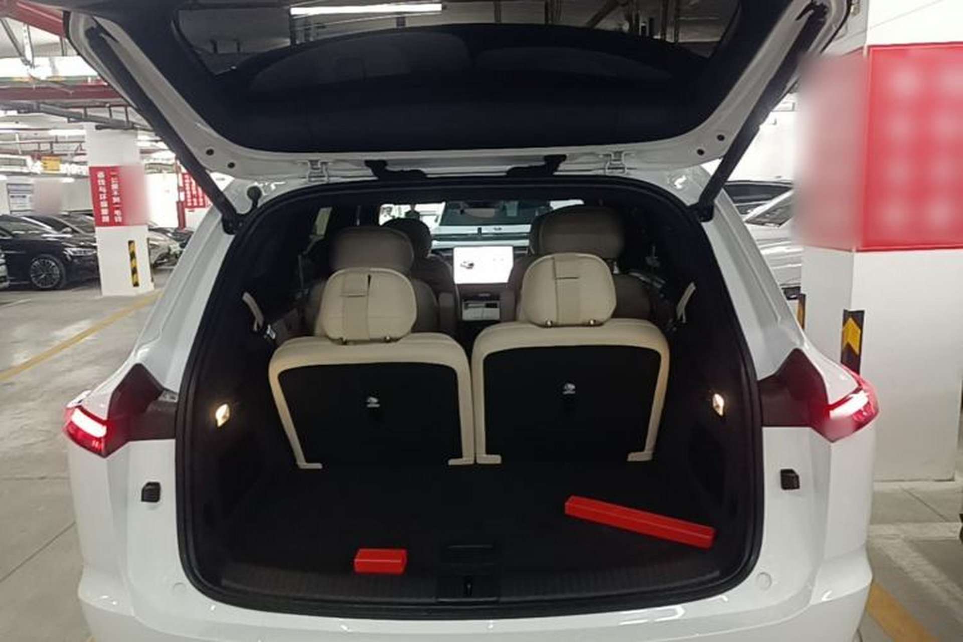 Used ONVO Luxeed L90 2025 Model—Ultra Six-Seater Version Trunk