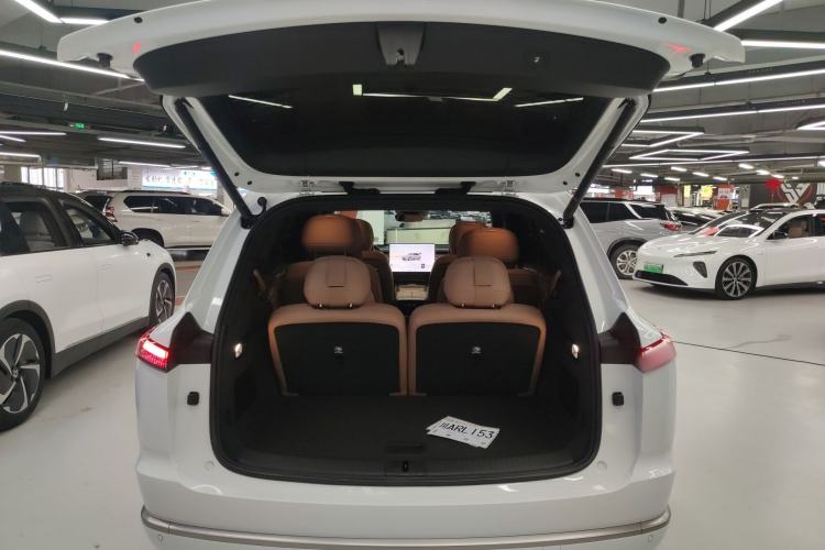 Used ONVO Luxeed L90 2025 Model—Ultra Six-Seater Version Trunk