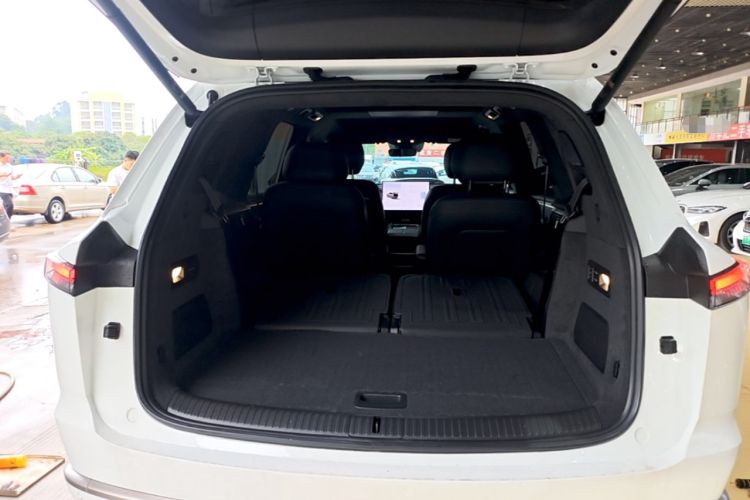 Used ONVO Luxeed L90 2025 Model—Max Six-Seater Version Trunk