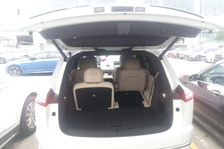Used ONVO Luxeed L90 2025 Model—Max Six-Seater Version Trunk