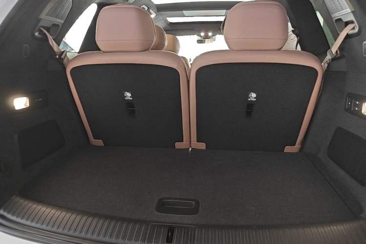 Used ONVO Luxeed L90 2025 Model—Max Six-Seater Version Trunk