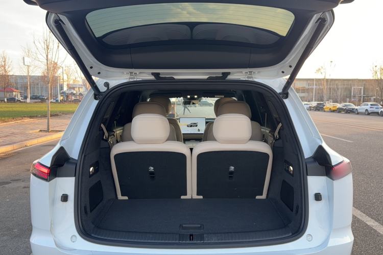 Used ONVO Luxeed L90 2025 Model—Max Six-Seater Version Trunk