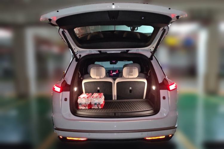 Used ONVO Luxeed L90 2025 Model—Max Six-Seater Version Trunk