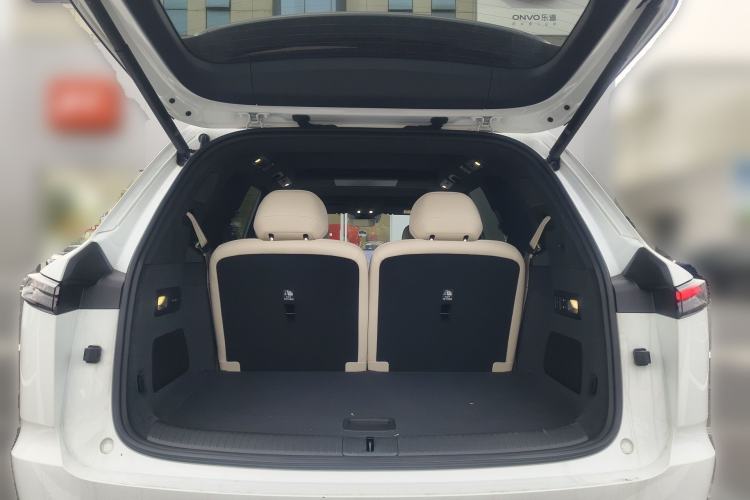 Used ONVO Luxeed L90 2025 Model—Max Six-Seater Version Trunk