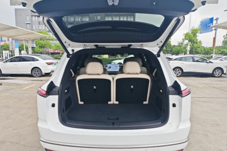 Used ONVO Luxeed L90 2025 Model—Ultra Six-Seater Version Trunk