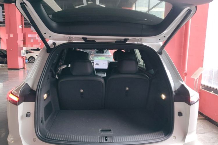 Used ONVO Luxeed L90 2025 Model—Max Six-Seater Version Trunk