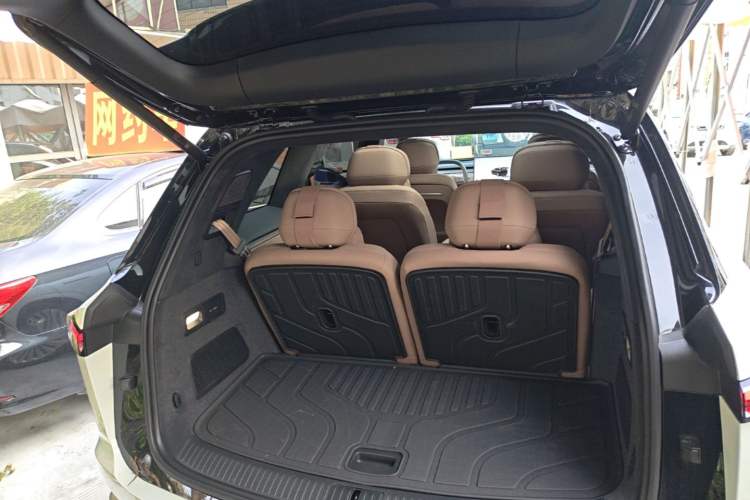Used ONVO Luxeed L90 2025 Model—Max Six-Seater Version Trunk