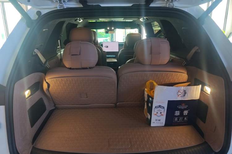 Used ONVO Luxeed L90 2025 Model—Max Six-Seater Version Trunk