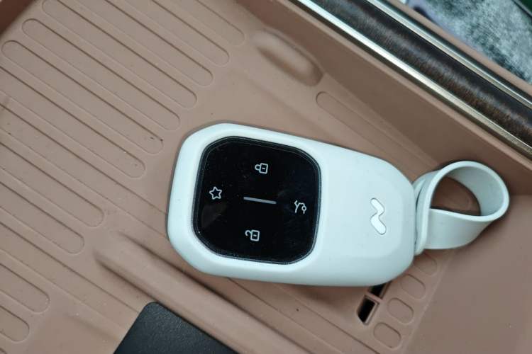 Used ONVO Luxeed L90 2025 Model—Ultra Six-Seater Version Vehicle Key