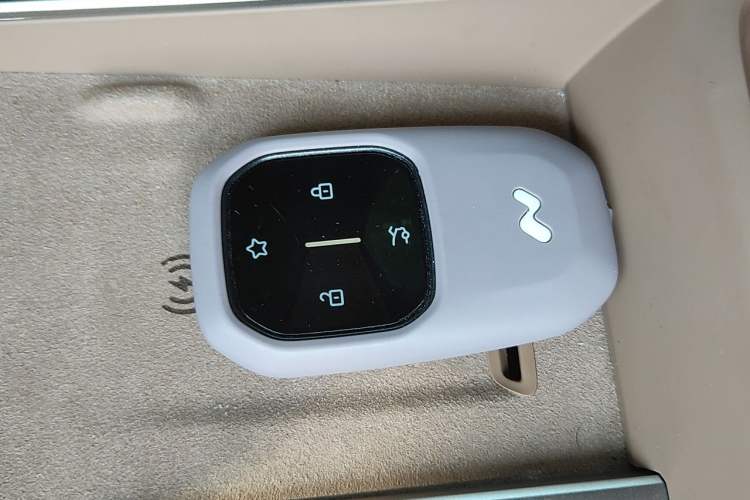 Used ONVO Luxeed L90 2025 Model—Ultra Six-Seater Version Vehicle Key