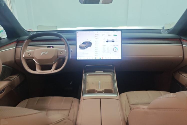 Used ONVO Luxeed L90 2025 Model—Max Six-Seater Version Center Console