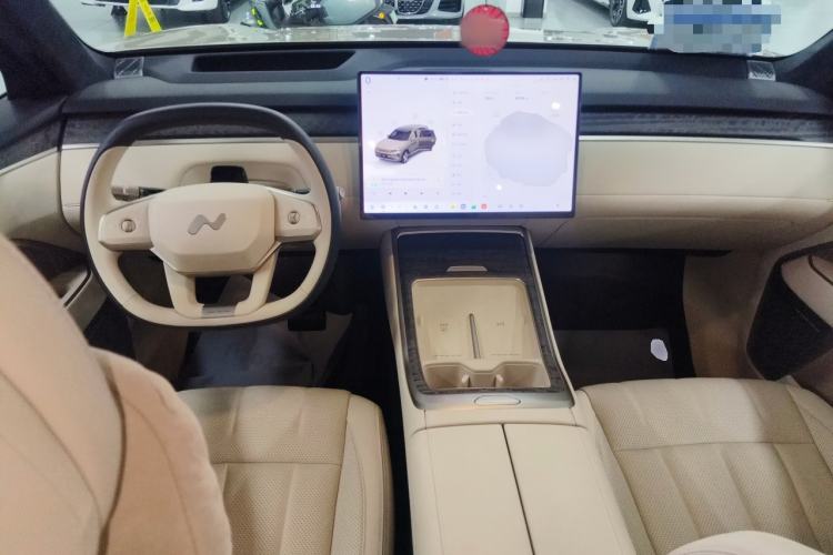Used ONVO Luxeed L90 2025 Model—Ultra Six-Seater Version Center Console