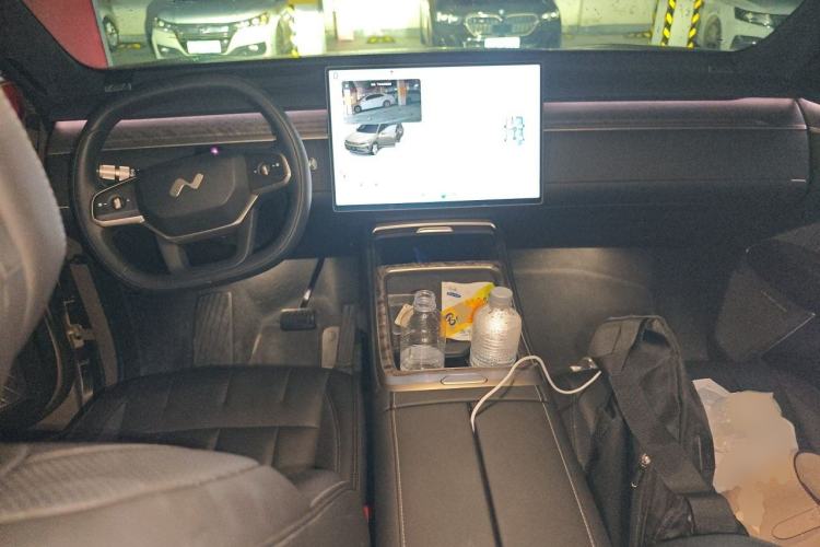 Used ONVO Luxeed L90 2025 Model Max Six-Seater 60-degree Battery Edition Center Console