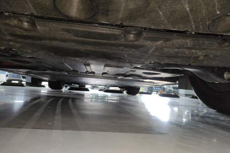 Used ONVO Luxeed L90 2025 Model—Max Six-Seater Version Chassis Rear