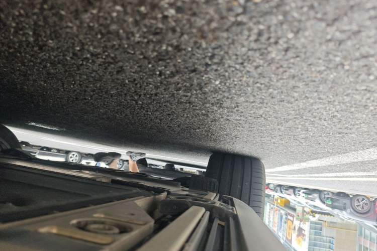 Used ONVO Luxeed L90 2025 Model—Max Six-Seater Version Chassis Rear Right