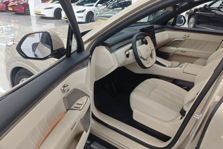 Used ONVO Luxeed L90 2025 Model—Max Six-Seater Version Driver Seat