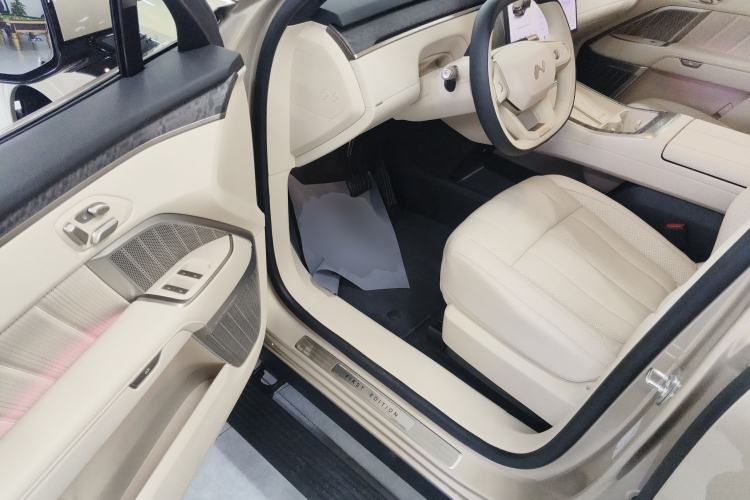 Used ONVO Luxeed L90 2025 Model—Ultra Six-Seater Version Driver Seat