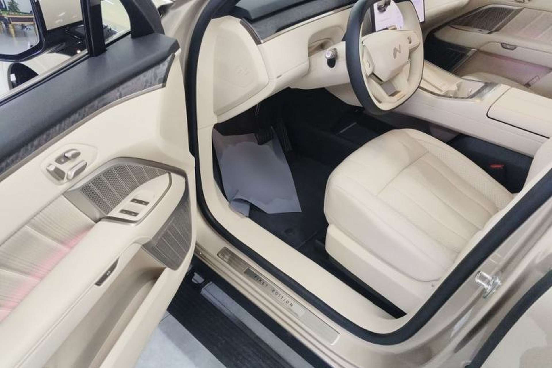Used ONVO Luxeed L90 2025 Model—Ultra Six-Seater Version Driver Seat