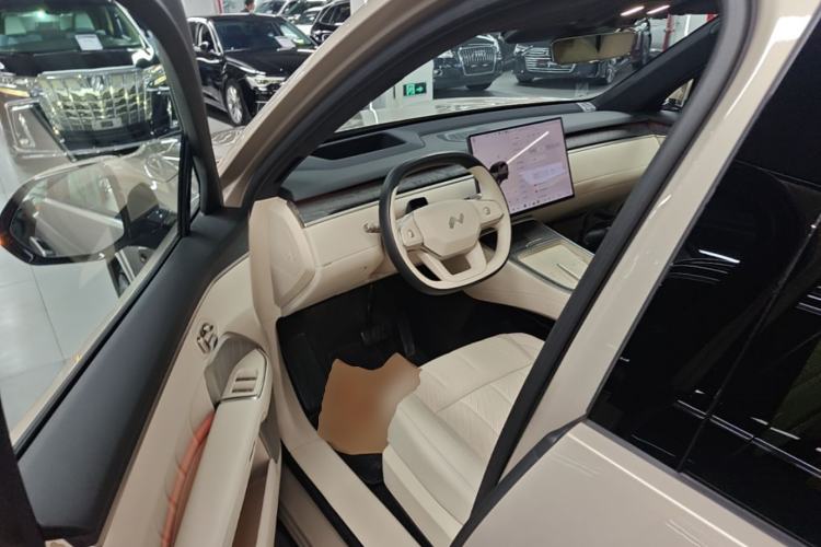 Used ONVO Luxeed L90 2025 Model—Ultra Six-Seater Version Driver Seat