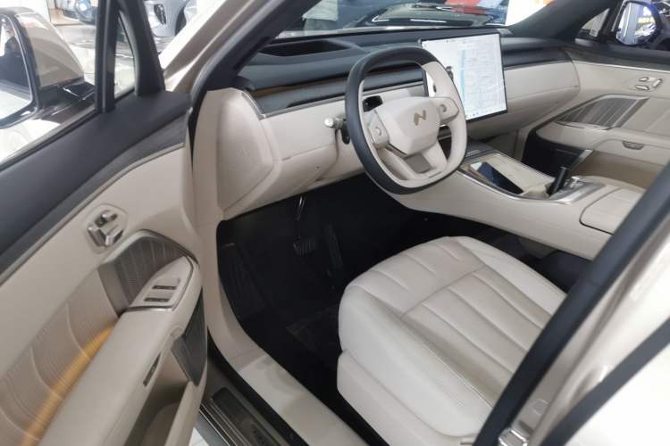 Used ONVO Luxeed L90 2025 Model—Max Six-Seater Version Driver Seat