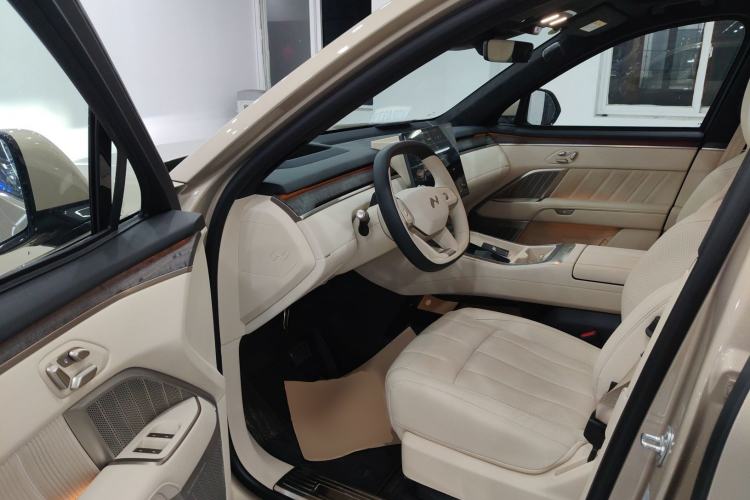 Used ONVO Luxeed L90 2025 Model—Max Six-Seater Version Driver Seat