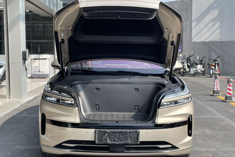 Used ONVO Luxeed L90 2025 Model—Ultra Six-Seater Version Engine Bay