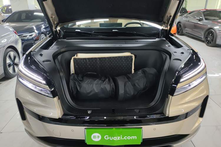 Used ONVO Luxeed L90 2025 Model—Ultra Six-Seater Version Engine Bay